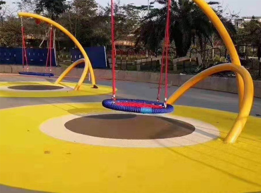 户外秋千